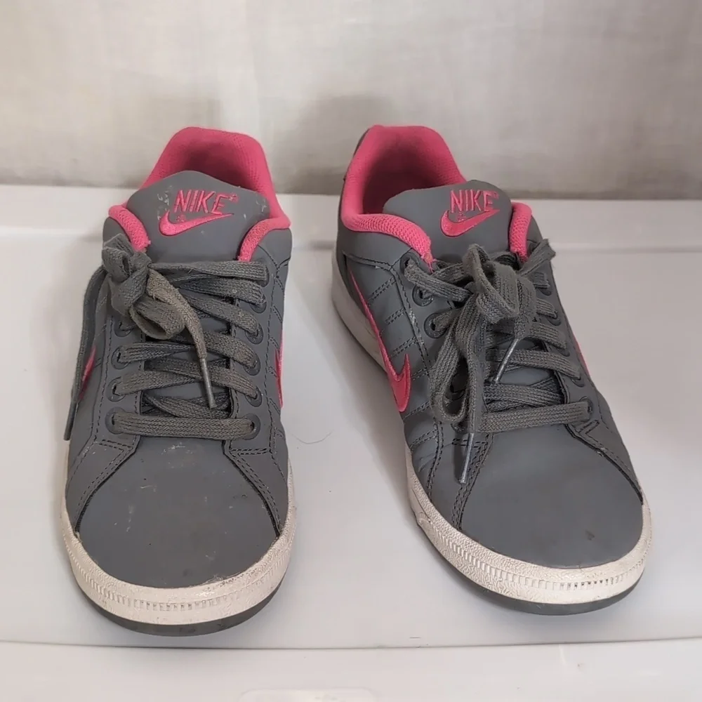Nike Women's Court Tradition II Gray Pink Lace-Up Sneaker Size 7.5